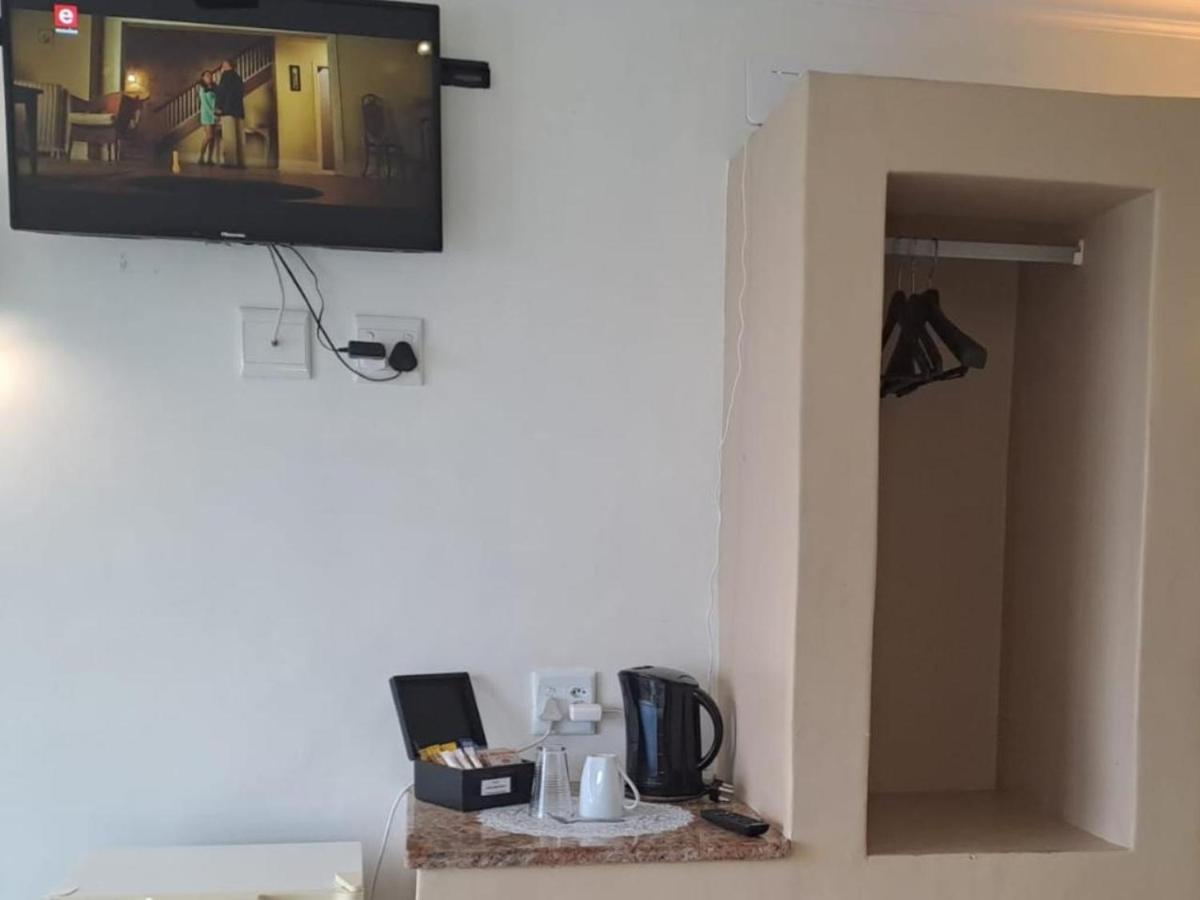 موسيلباي Green Door Guest House الغرفة الصورة