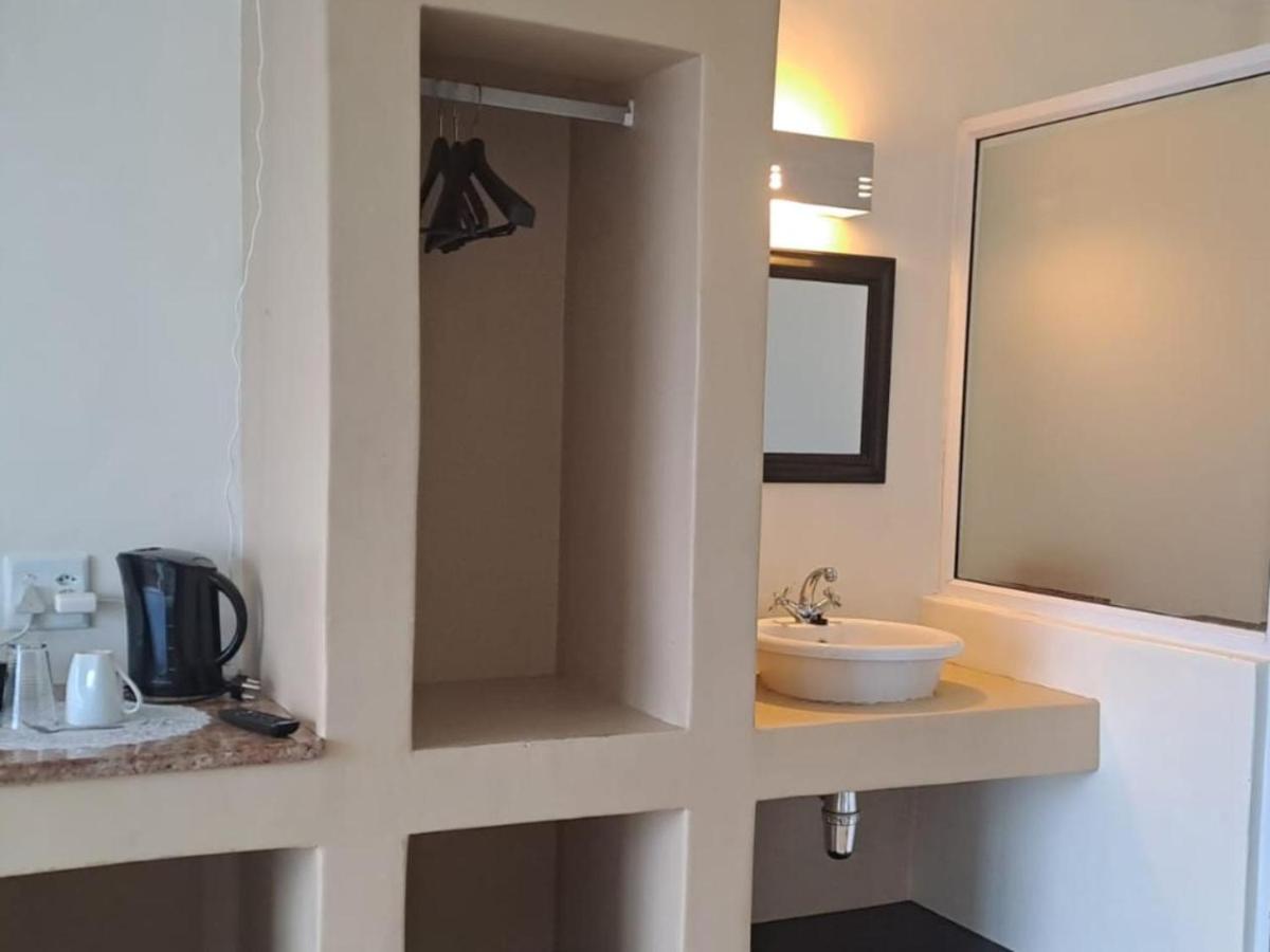 موسيلباي Green Door Guest House الغرفة الصورة